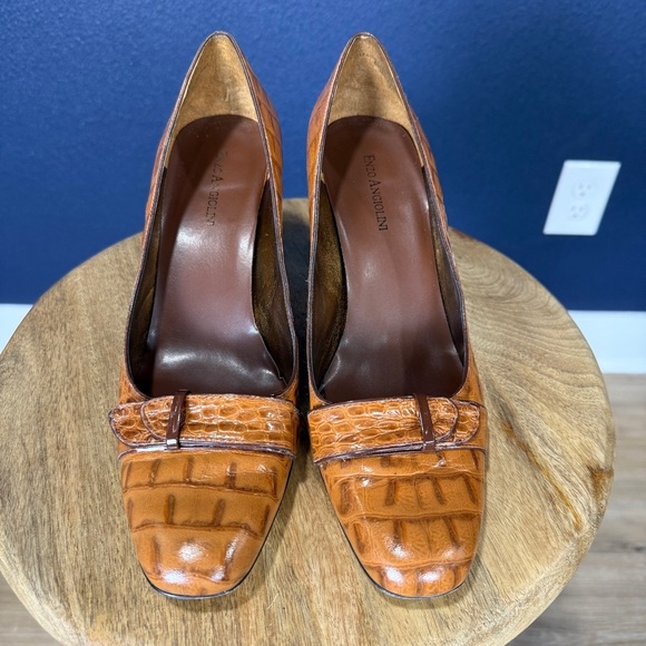 Enzo Angiolini Brown Croc-Embossed Heels - Picture 2 of 8